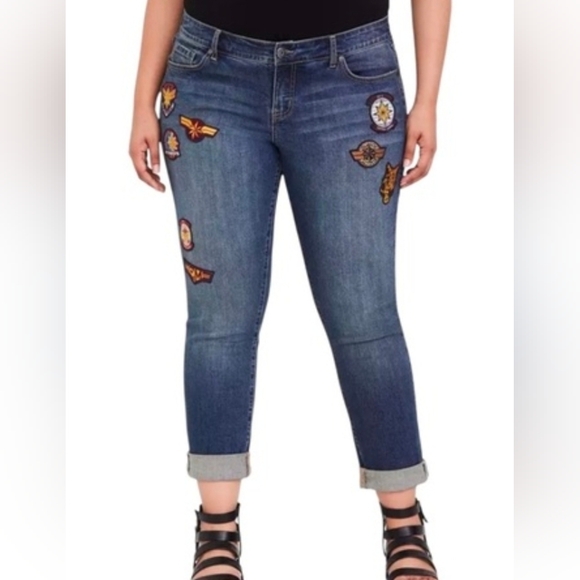 Captain Marvel Her Universe Jeans Size 16 Embroidered Patch Skinny Denim - Picture 2 of 12